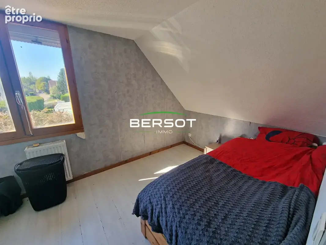 Maison familiale à l'Ecouvotte 8 pièces - 5 chambres de 124 m² - photo 10