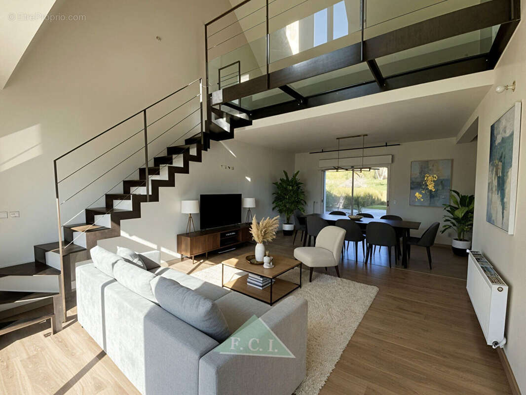 Maison à HOUDAN