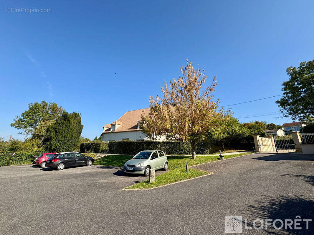 Appartement à SAMOREAU