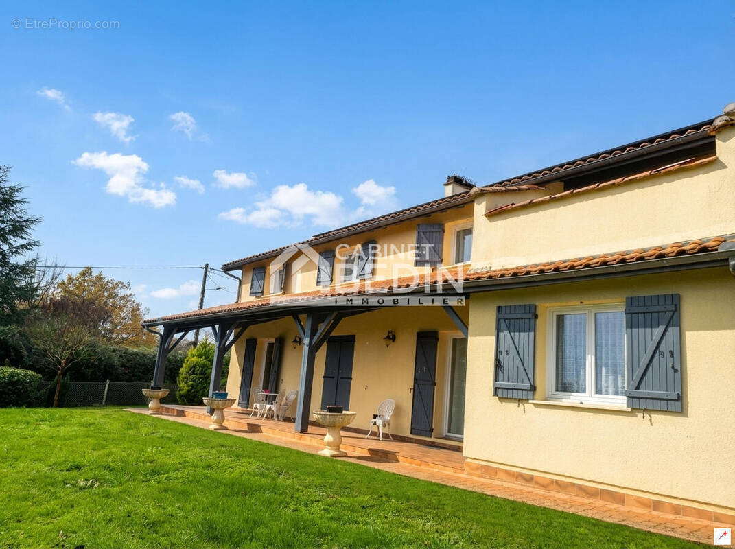 Maison à ESCOUSSANS