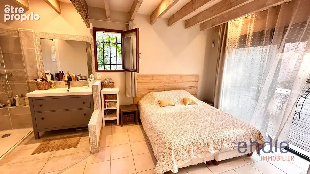 A Lorgues, charmante bastide de 158m2, 4 chambres, studio et piscine - photo 13