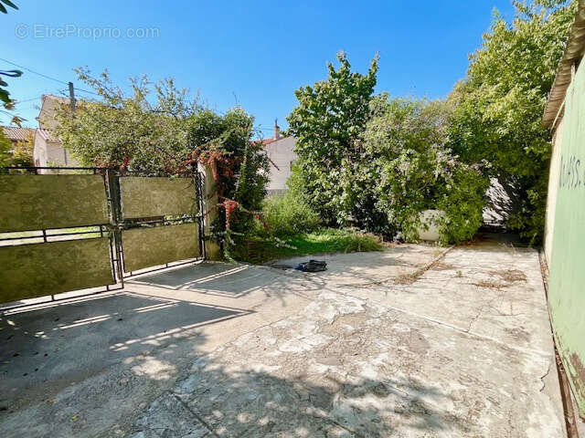 Terrain à MARSEILLE-16E