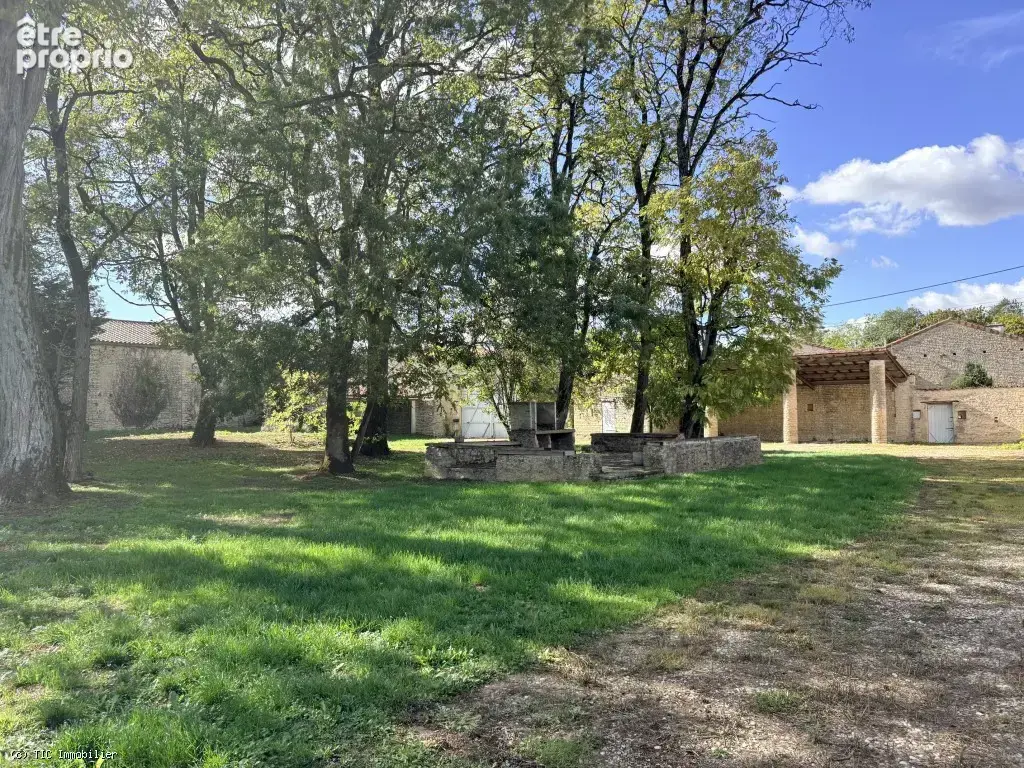 Belle Maison en Pierre avec 4 Chambres et Beau Parc Arboré - photo 35