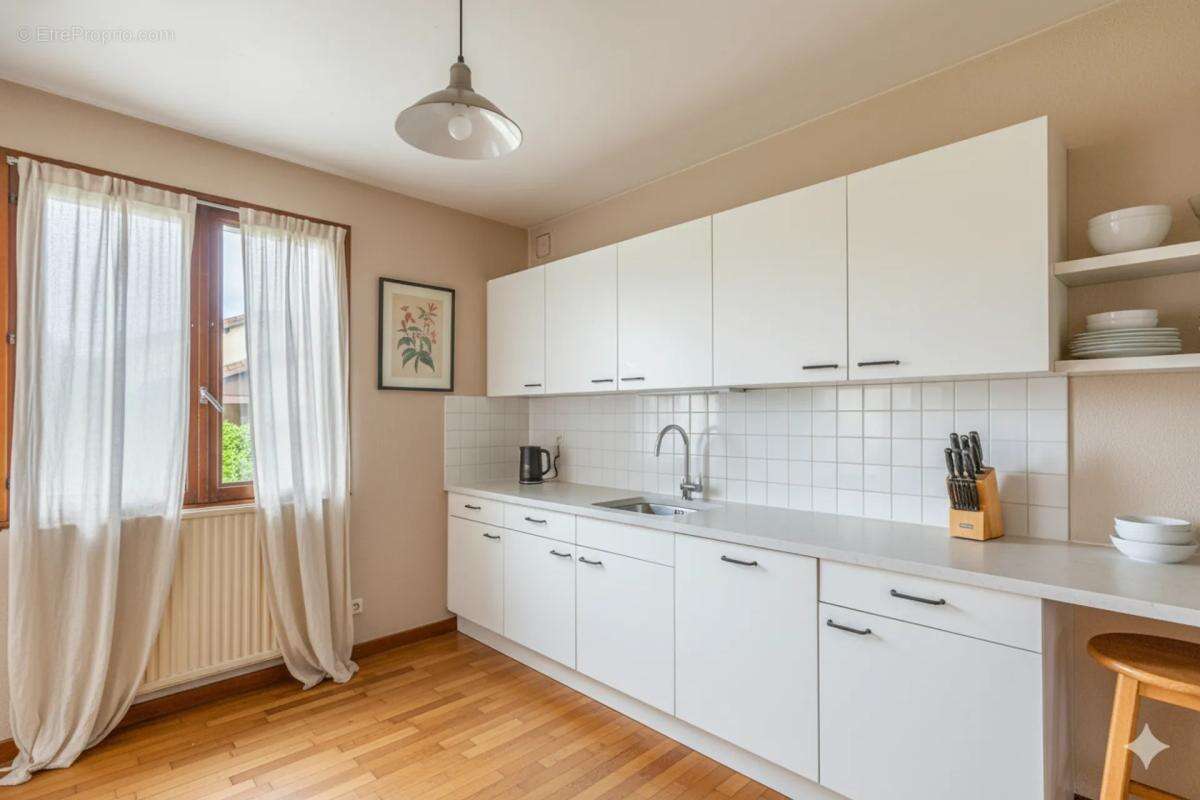 Maison à SAINT-BONNET-DE-MURE