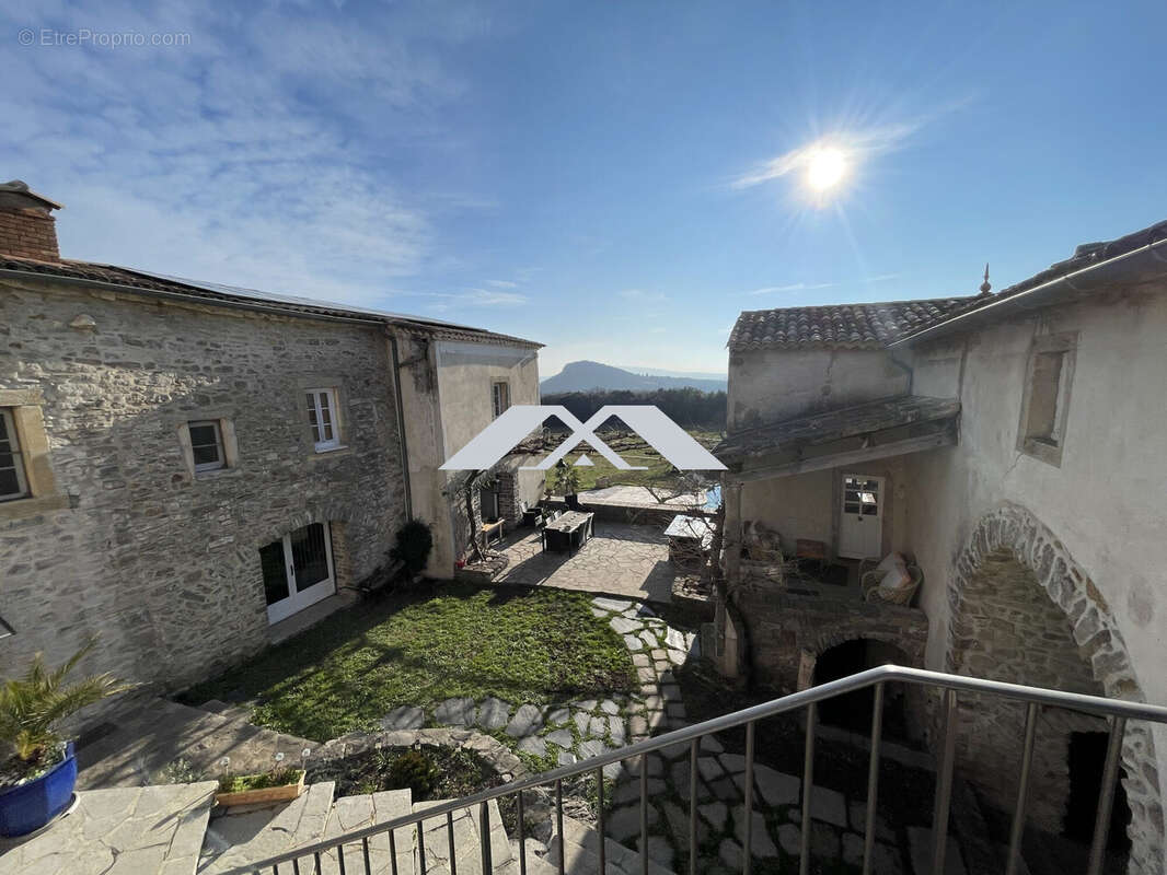 Maison 280 m² à Rousson  - photo 4