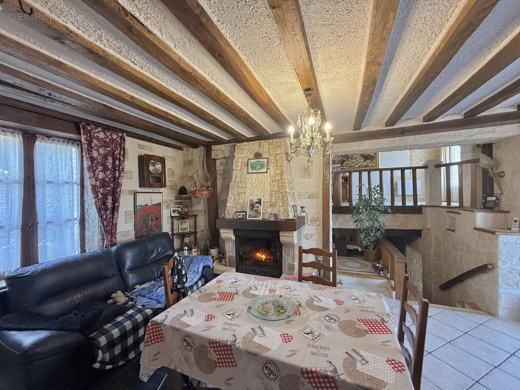 Maison à LIMERAY