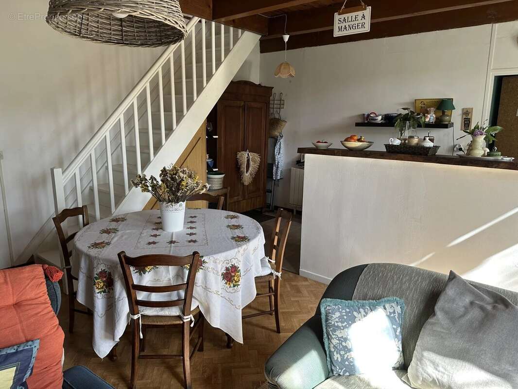 Maison à SOMMIERES-DU-CLAIN