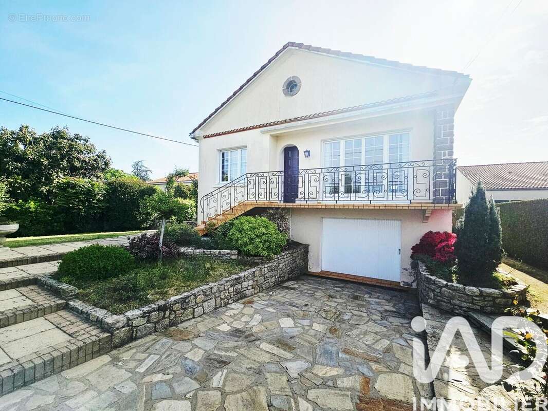 Photo 2 - Maison à BOUSSAY