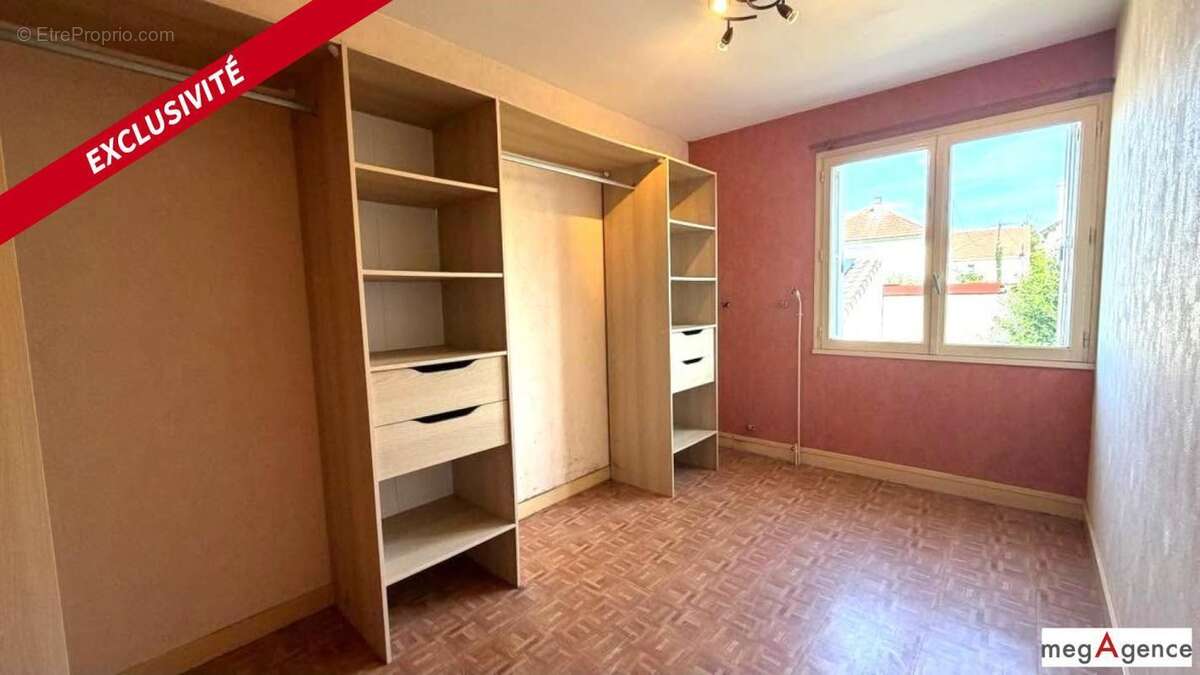 Maison de plain pied  3 chambres, séjour ouvert sur terrasse, sous sol total Jardin 403 m² clos- 78340 les clayes sous bois - photo 6