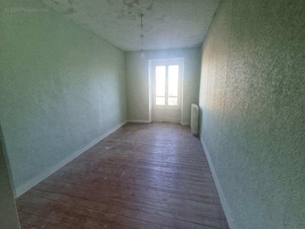 Appartement à LOUE