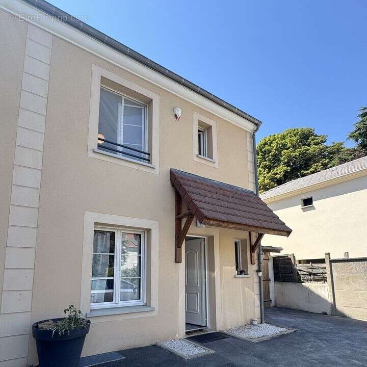 Maison à THIAIS