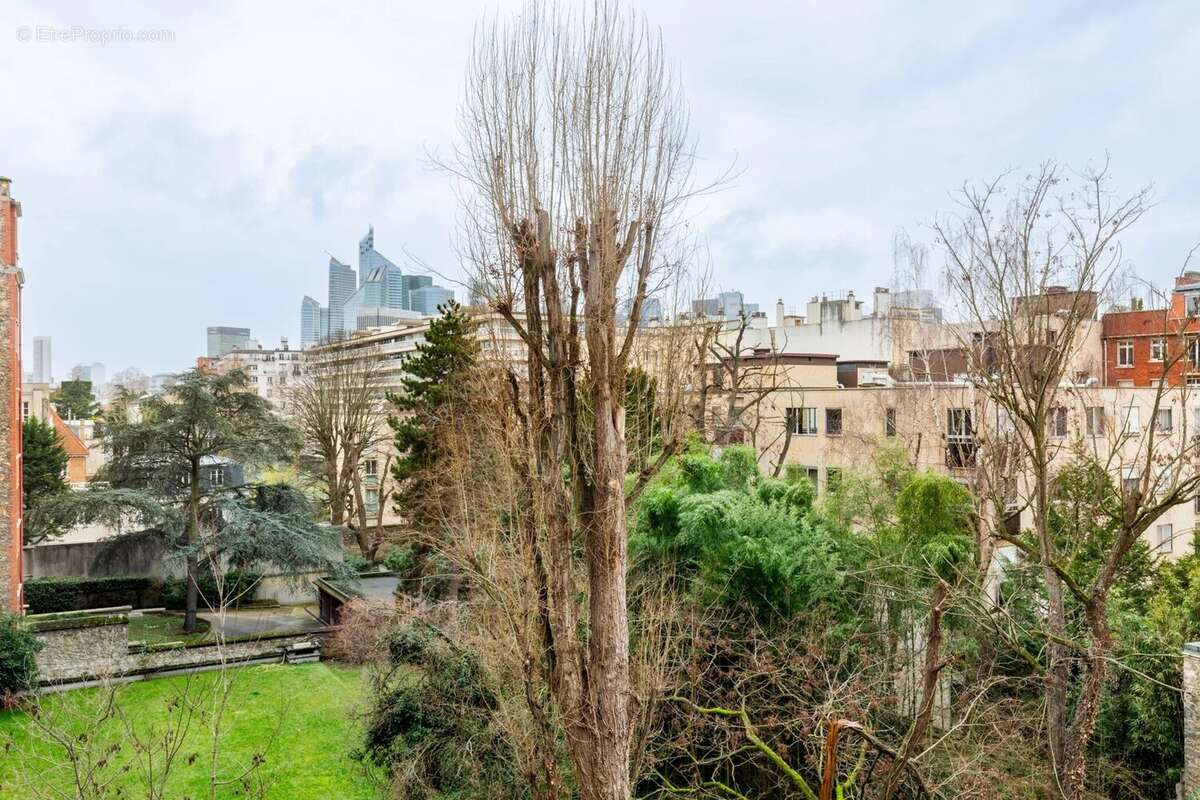 Appartement à NEUILLY-SUR-SEINE