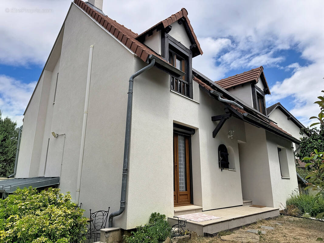Maison à SAVIGNY-SUR-ORGE