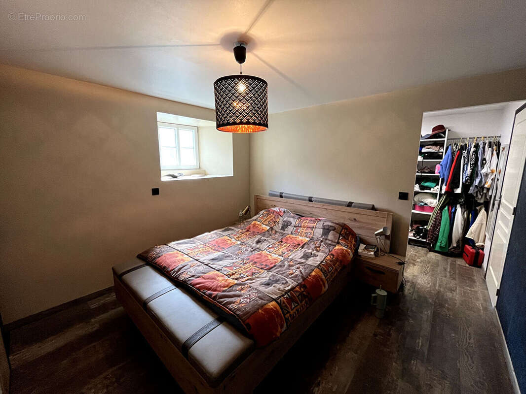 Maison à COMBOURTILLE