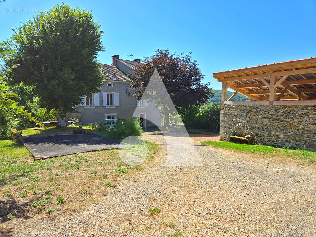 Maison à LISSAC-ET-MOURET