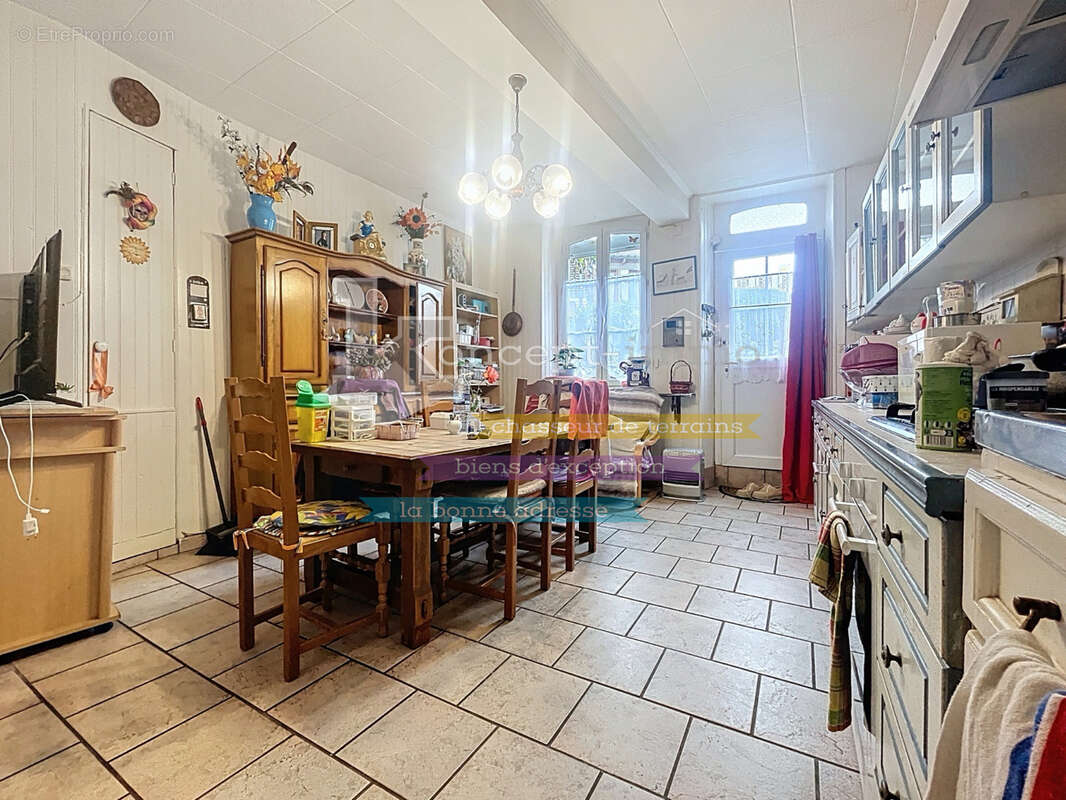 n°6 - Maison à CLERMONT