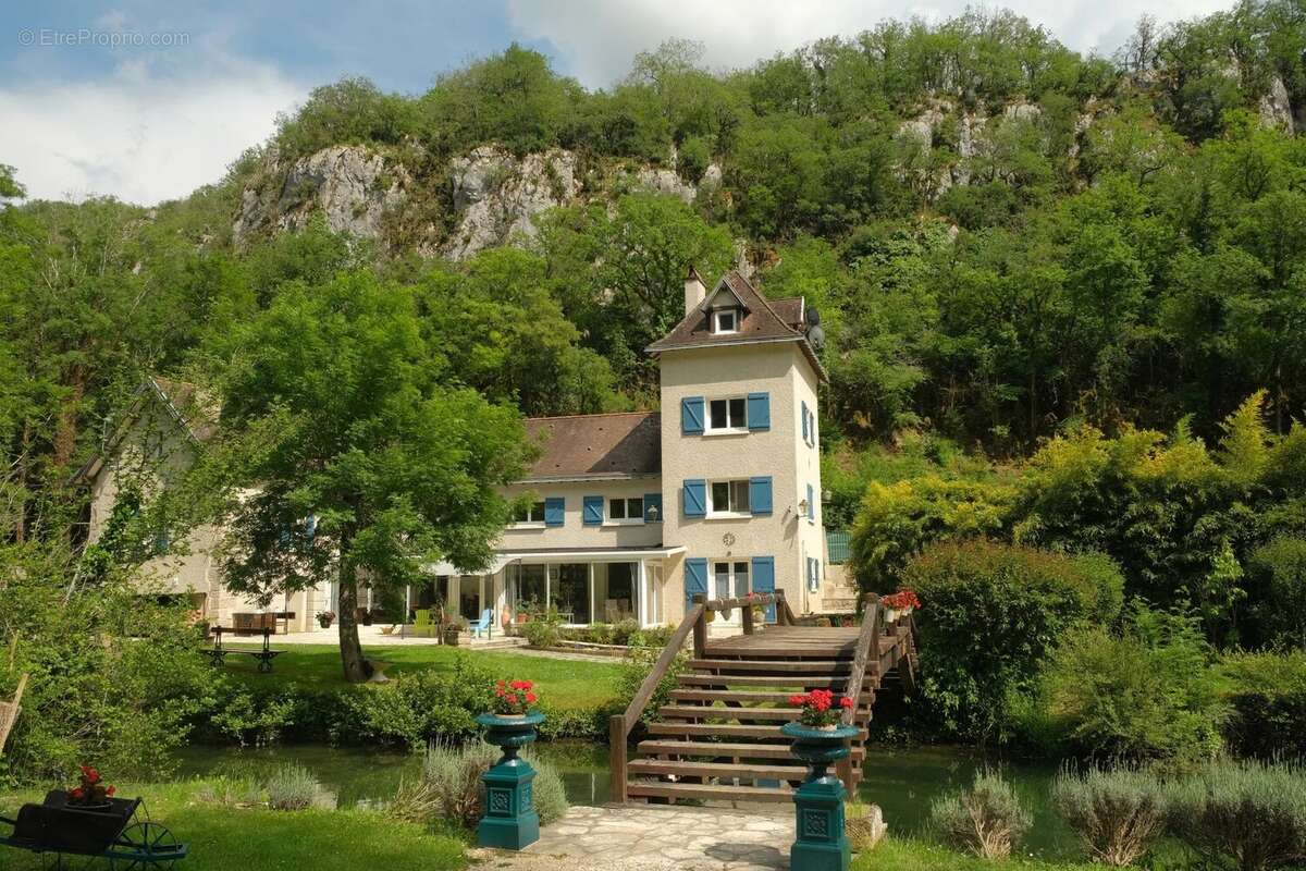 Maison à SAINT-CIRQ-LAPOPIE