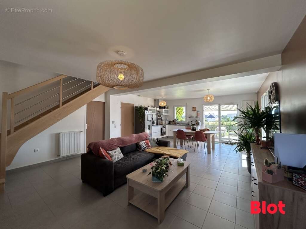 Maison à SAINT-GUINOUX