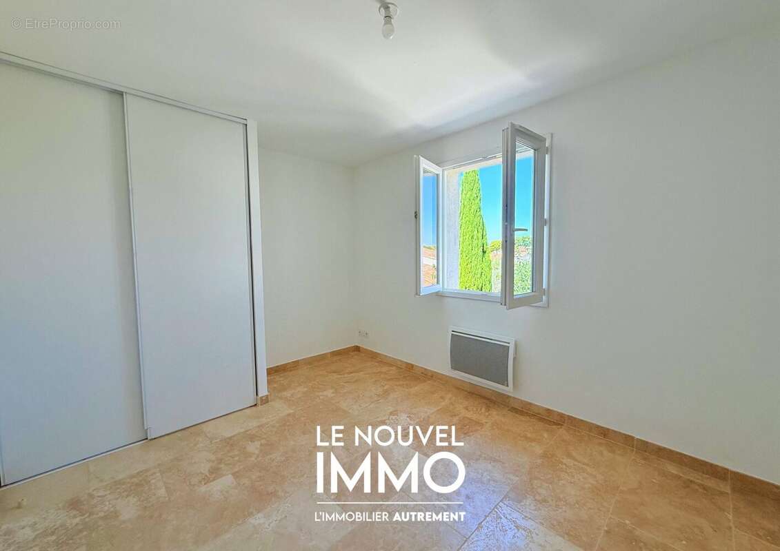 Maison 64 m² à Rognac  - photo 8
