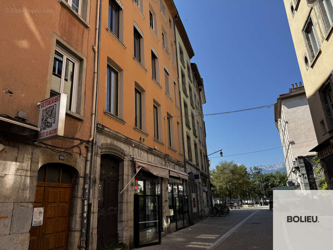 T3 rénové - rue Saint-Laurent, Grenoble - photo 8