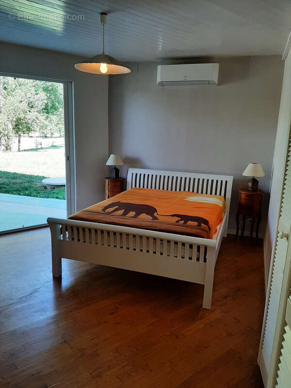 Maison à SAINT-PIERRE-DE-LAGES