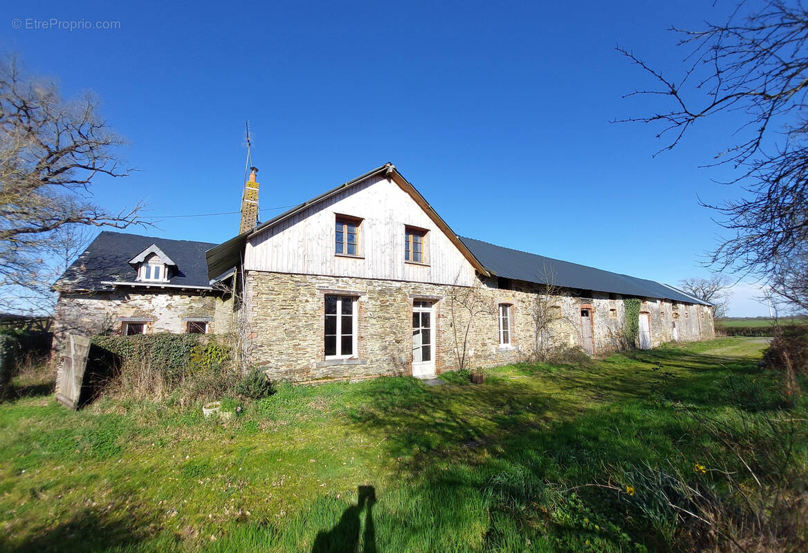 Maison à PETIT-AUVERNE