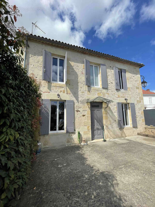 Maison en pierre rénovée - 3 chambres - Cour de 70 m2 - - photo 17