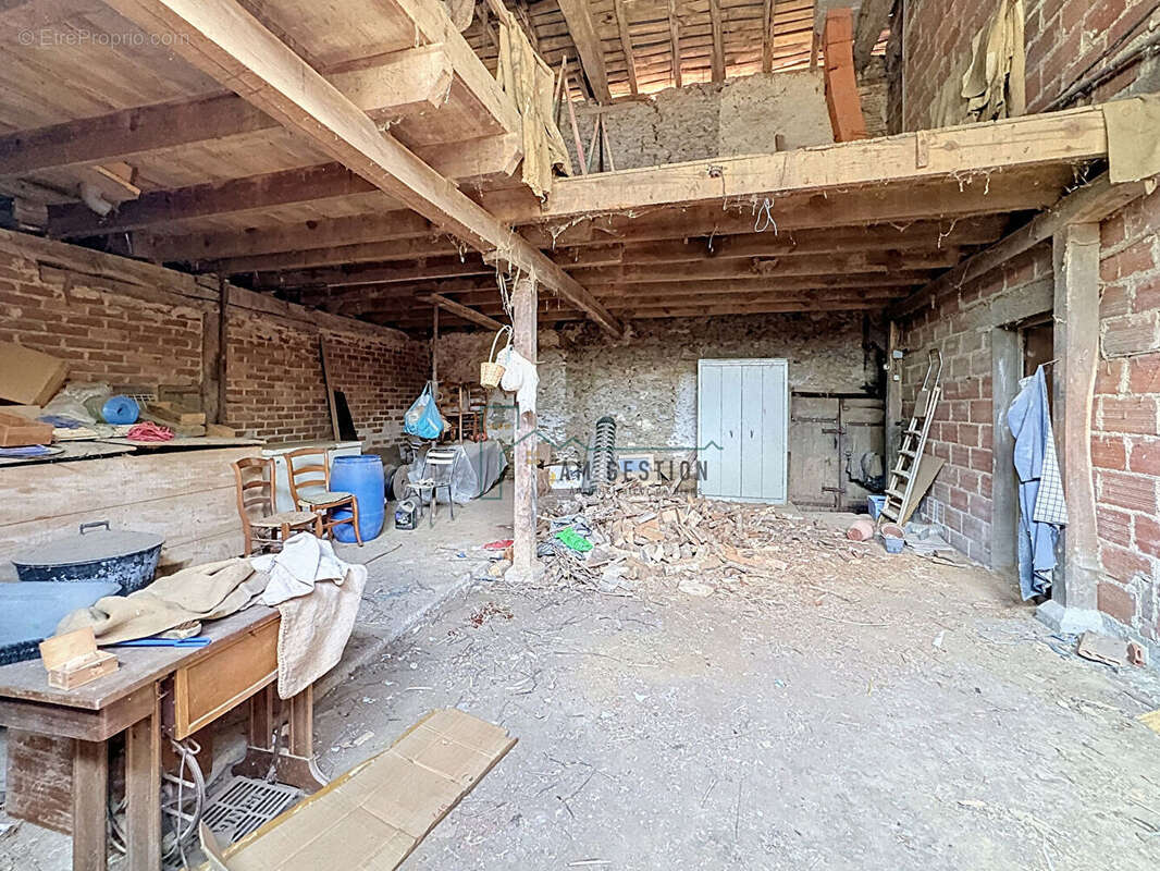 ensemble immobilier maison 141m2 et granges - photo 13