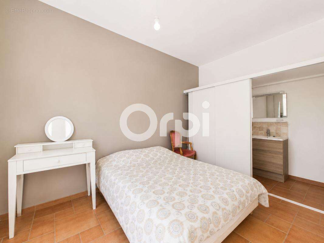 Villa individuelle - plain-pied + dependance - piscine / terrasses neuves - jardin clos - calme et sans vis-a-vis - proche villa - photo 15