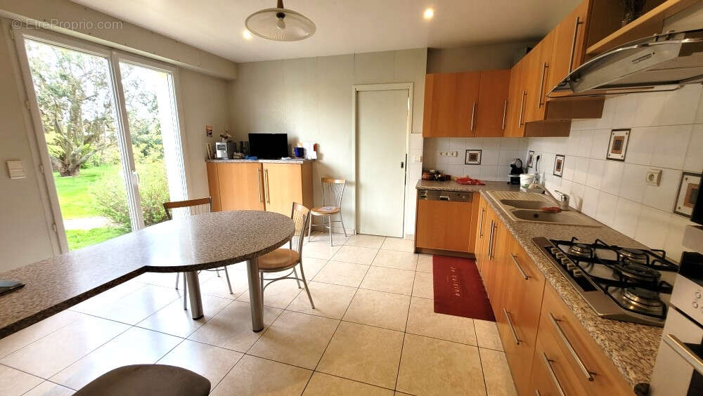 Maison à FEUGUEROLLES-BULLY