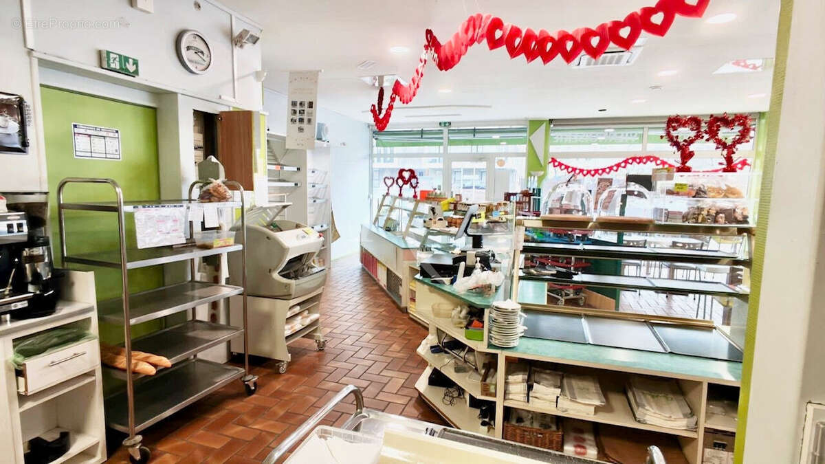 Opportunité Rare  Acquisition d'une Boulangerie/ Pâtisserie bénéficiant de plus de 21 ans de notoriété - photo 8