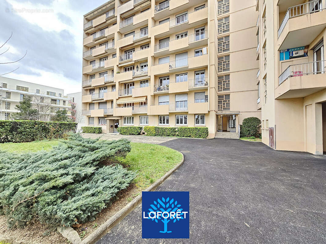 Appartement à LYON-8E
