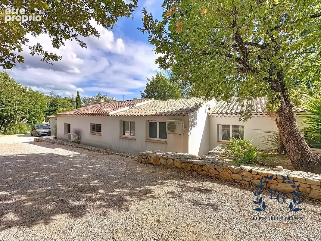 Maison 7 pièces 207 m² à vendre à La Roquebrussanne (83136) - photo 2