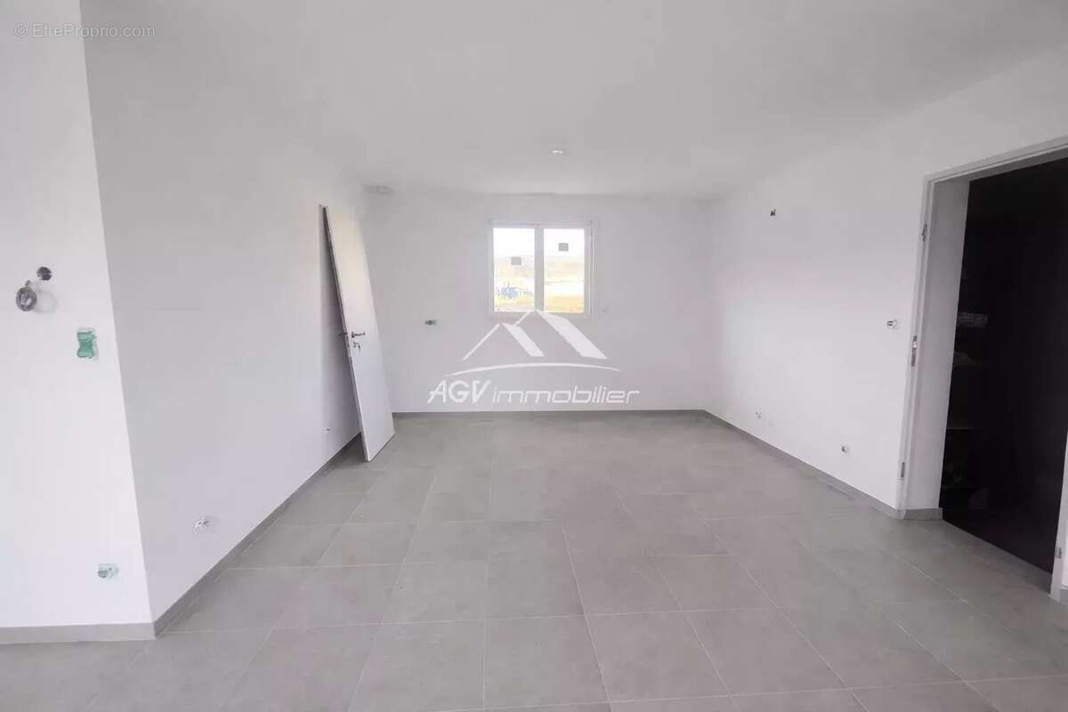 Maison à SAINT-MARTIN-DE-VALGALGUES