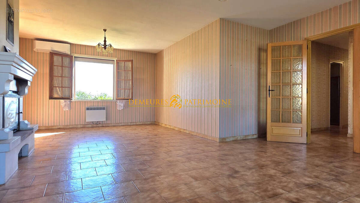 Maison à LA COURONNE