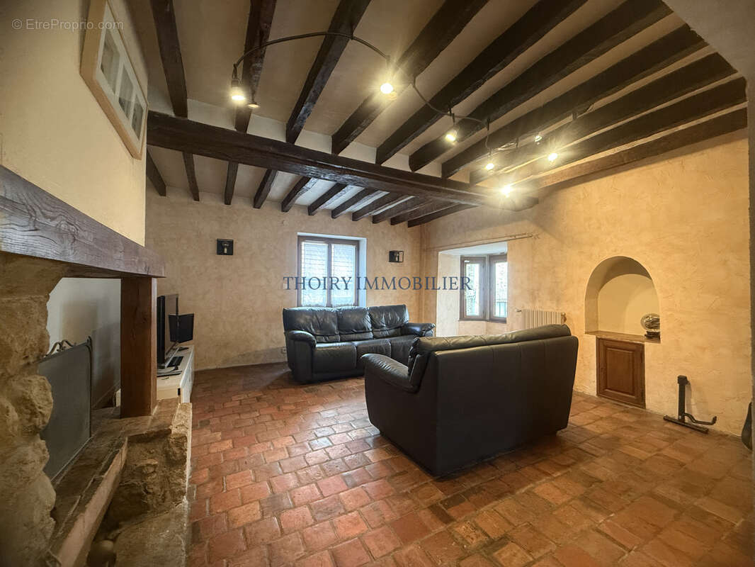Maison à THOIRY