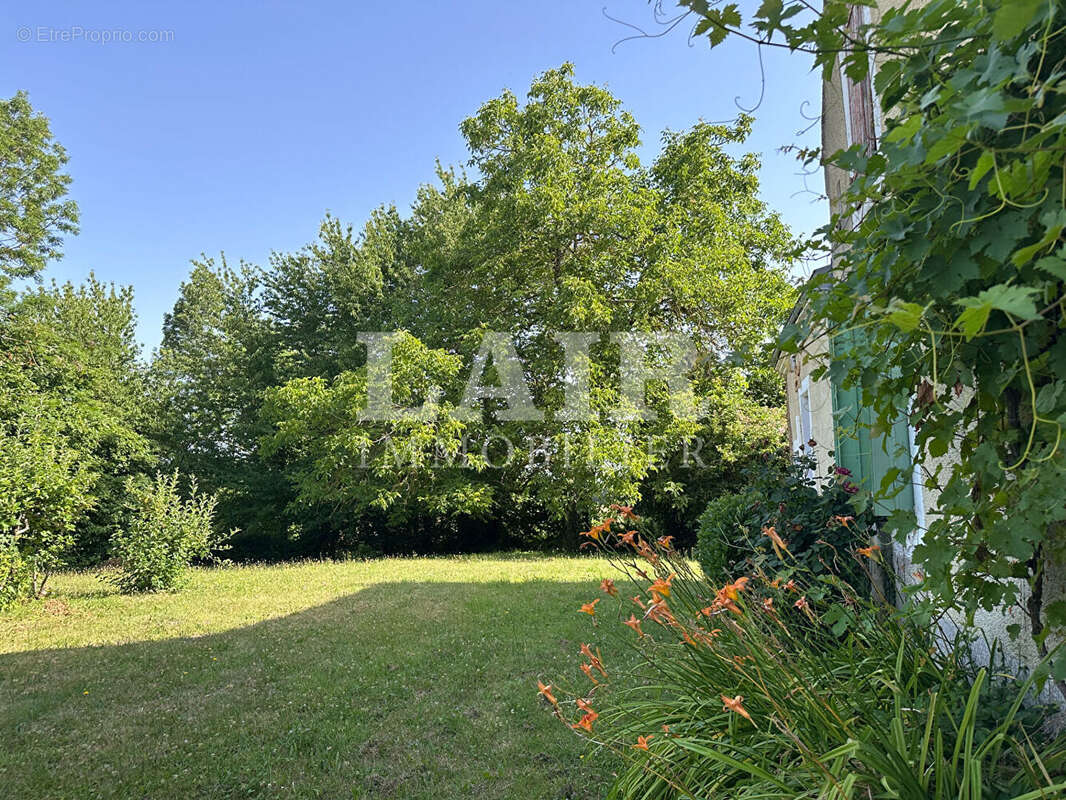 Maison de bourg au calme à rénover - B15276 - photo 11