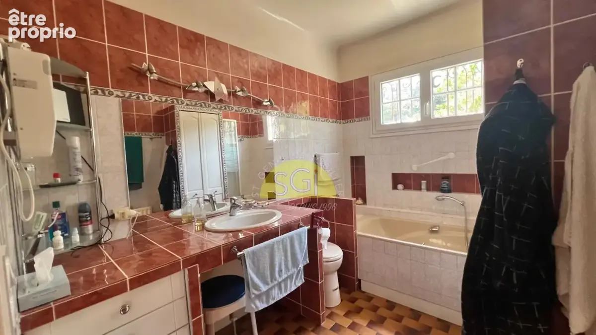 Belle propriété sur un parc arboré de 6 619 m² - photo 16