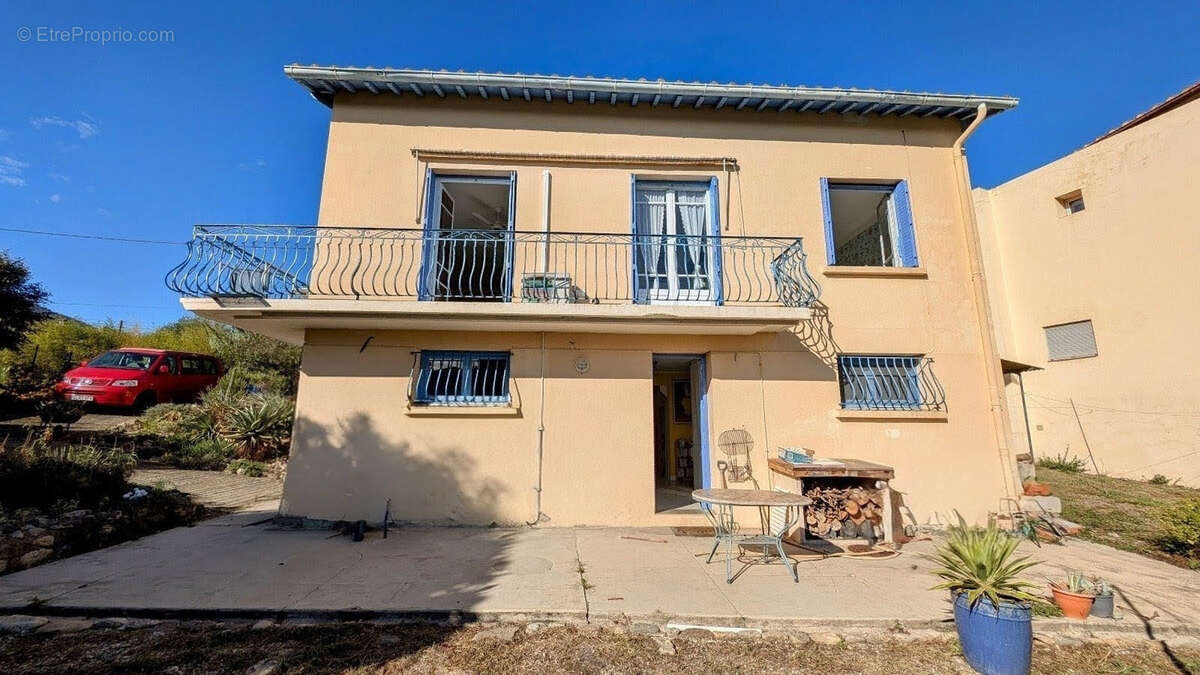 Maison à LAROQUE-DES-ALBERES