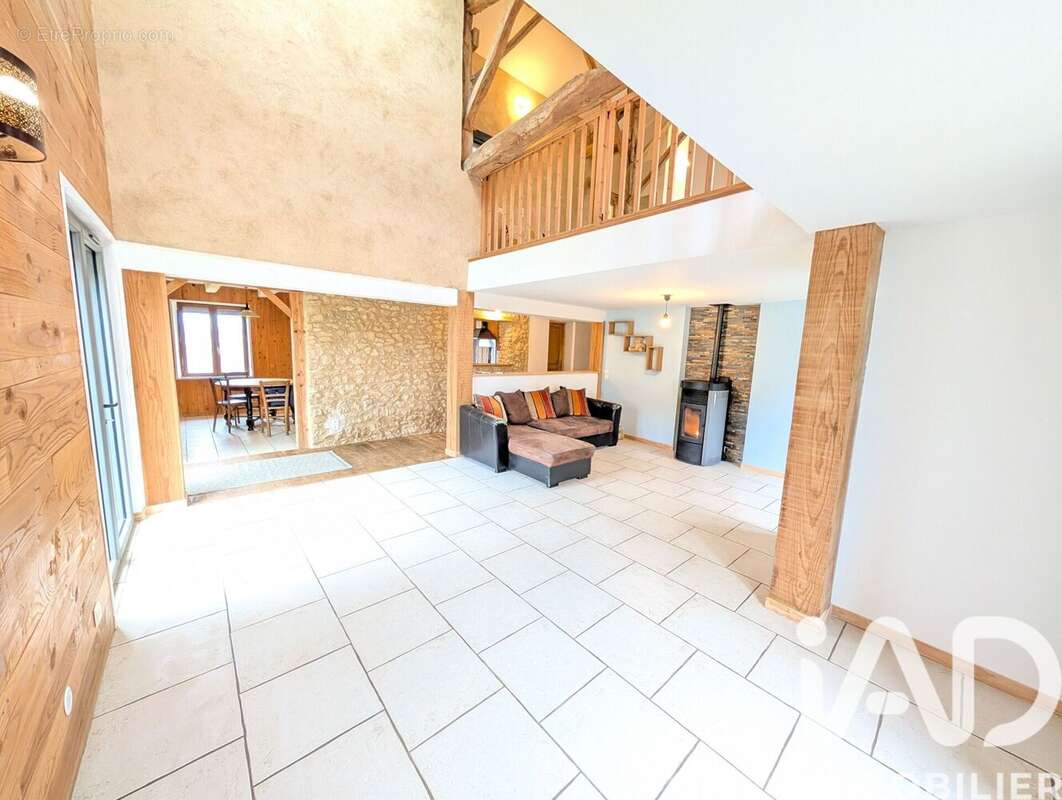 Photo 3 - Maison à CIVAUX