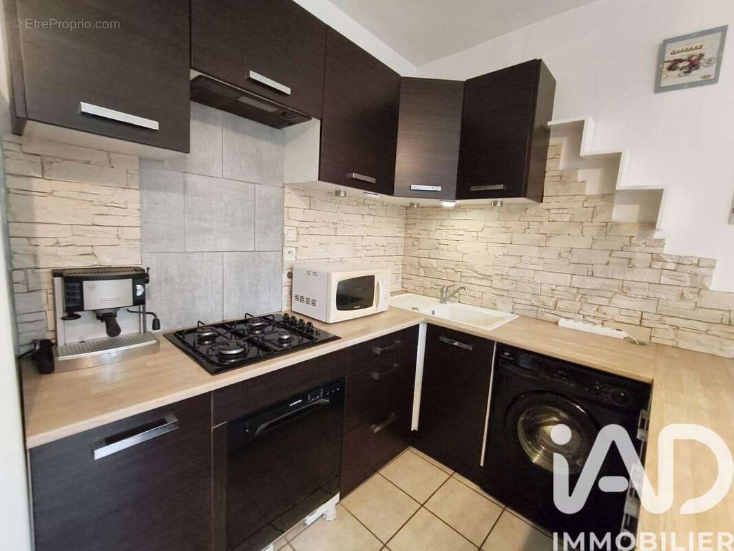 Appartement 47 m² à Saint-Etienne  - photo 4