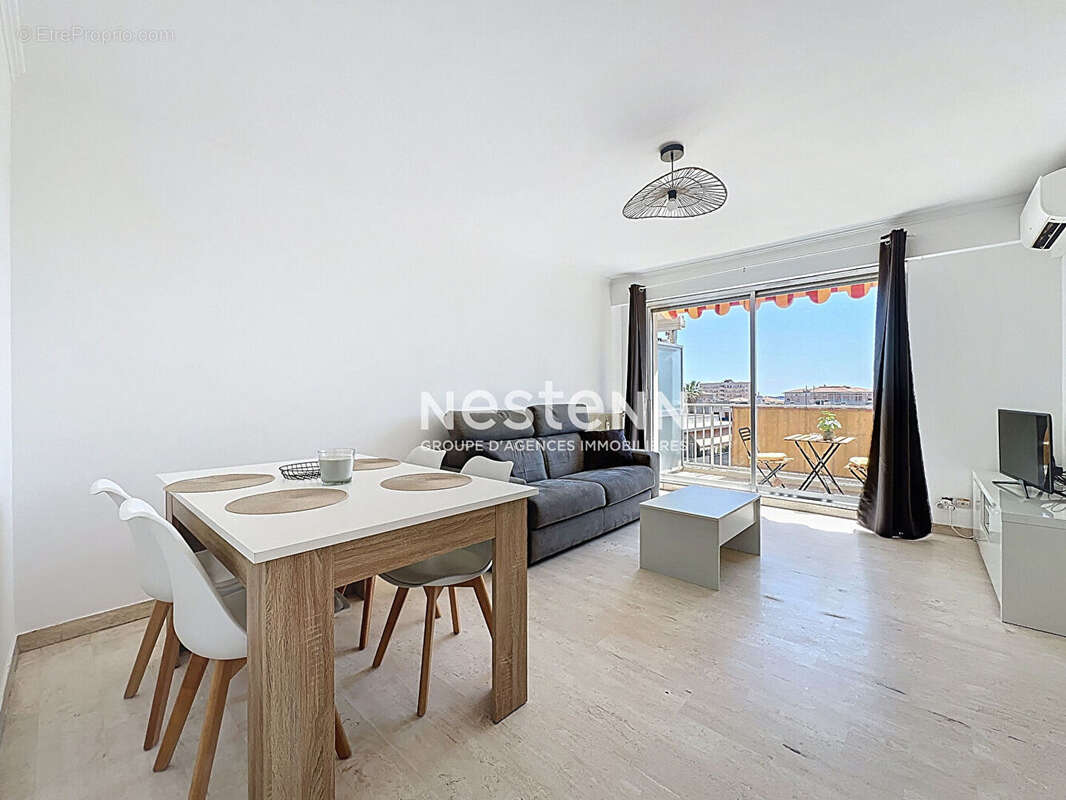 Golfe Juan - Studio - 27m² - Vue mer - Dernier étage - Centre ville - Terrasse - Sud - Cave - photo 2