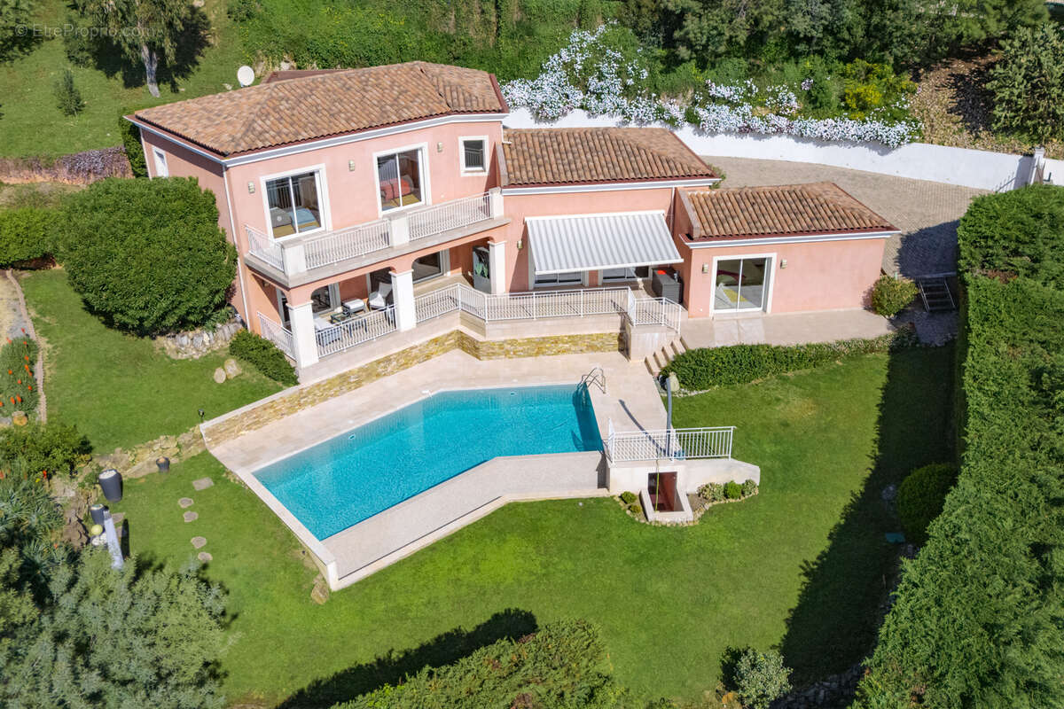 Villa contemporaine de 204 m2   Vue mer panoramique   Environnement privilégié - photo 24