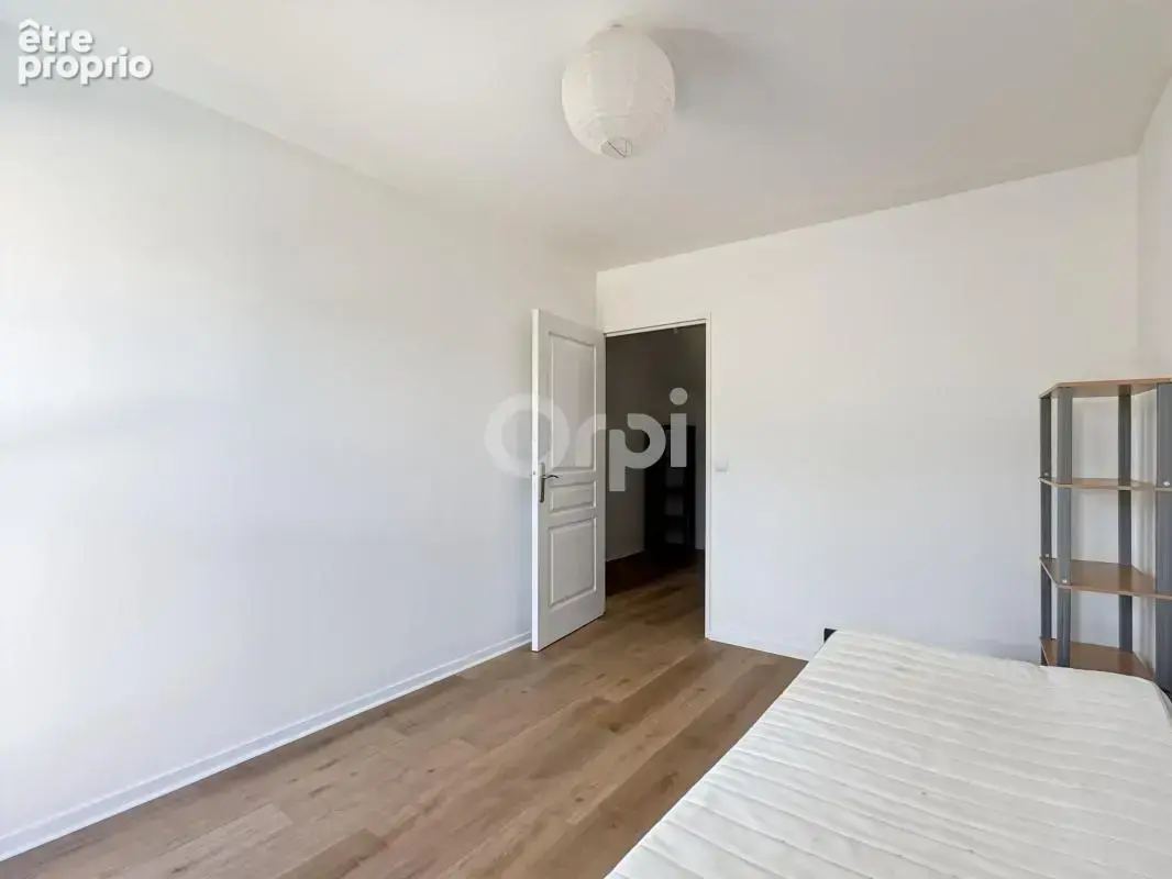 EVREUX - Maison familiale en triplex - 3 chambres, garage et jardin - photo 10