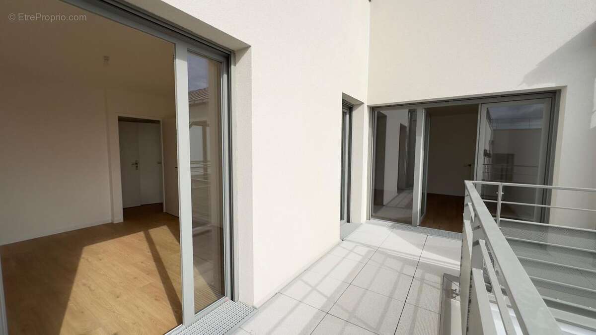Appartement À Vendre 3 pièces immeuble 2025 en centre ville - photo 9