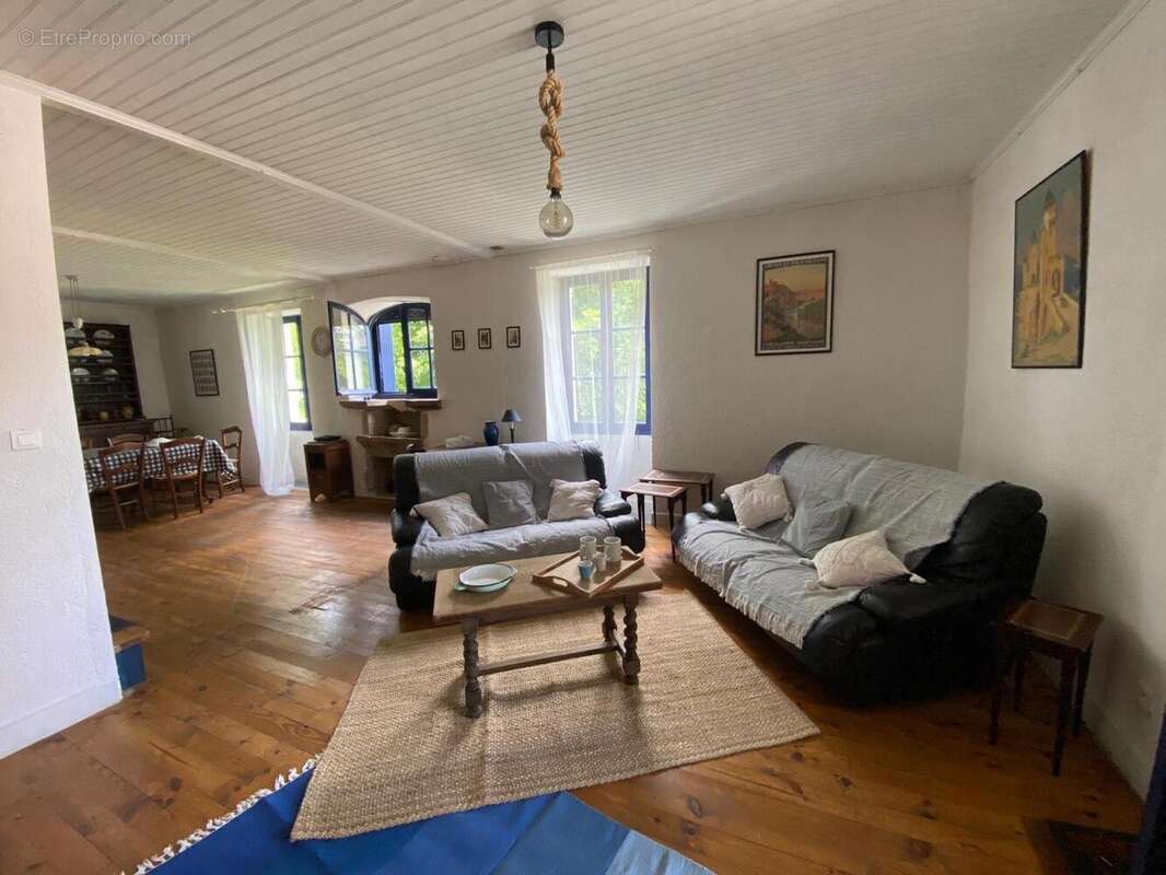 Maison 100 m² à Cregols  - photo 6