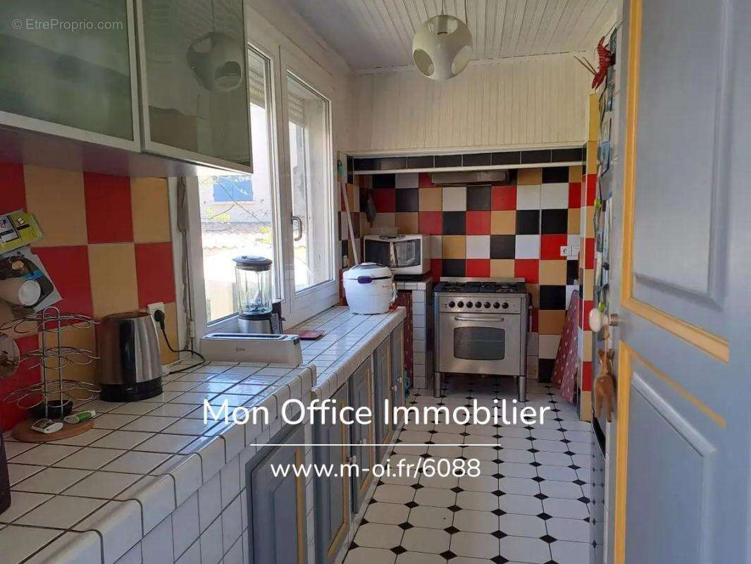 Maison à PELISSANNE