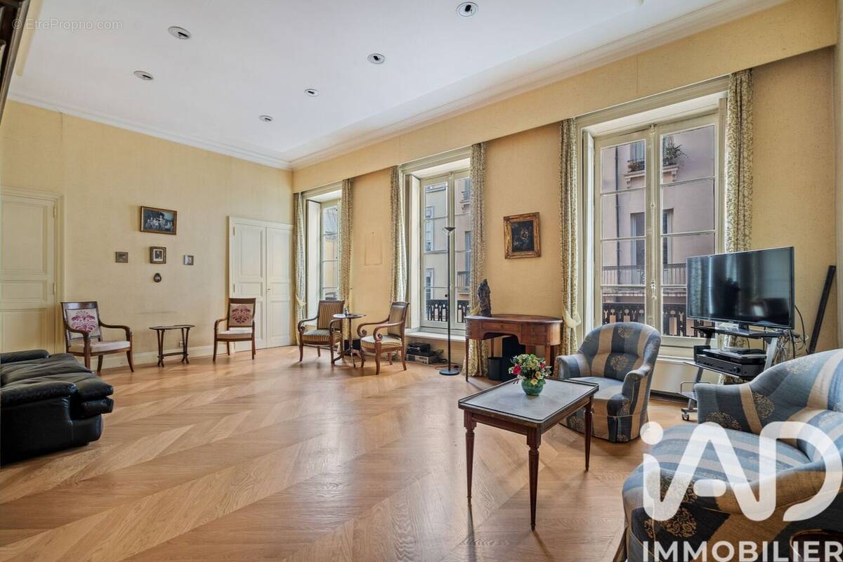Photo 1 - Appartement à LYON-1E