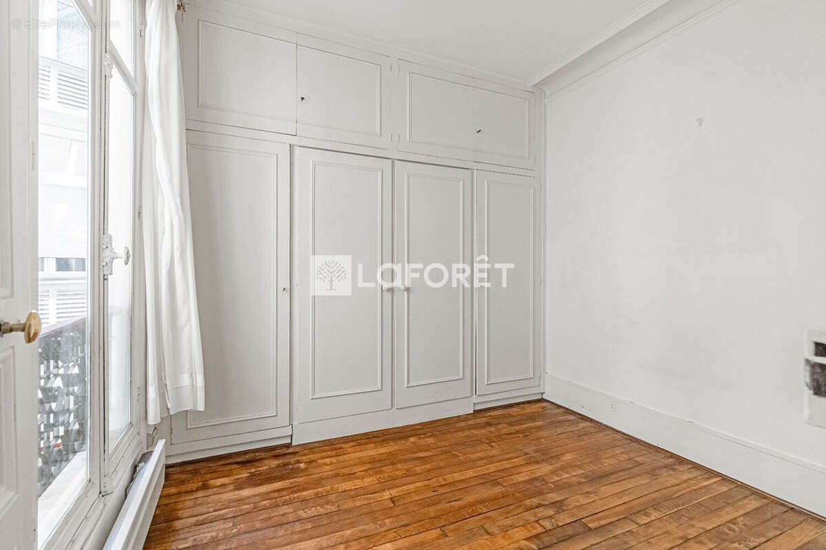 Proche place wagram - bel immeuble - 2 pieces - elegant - au calme - photo 9