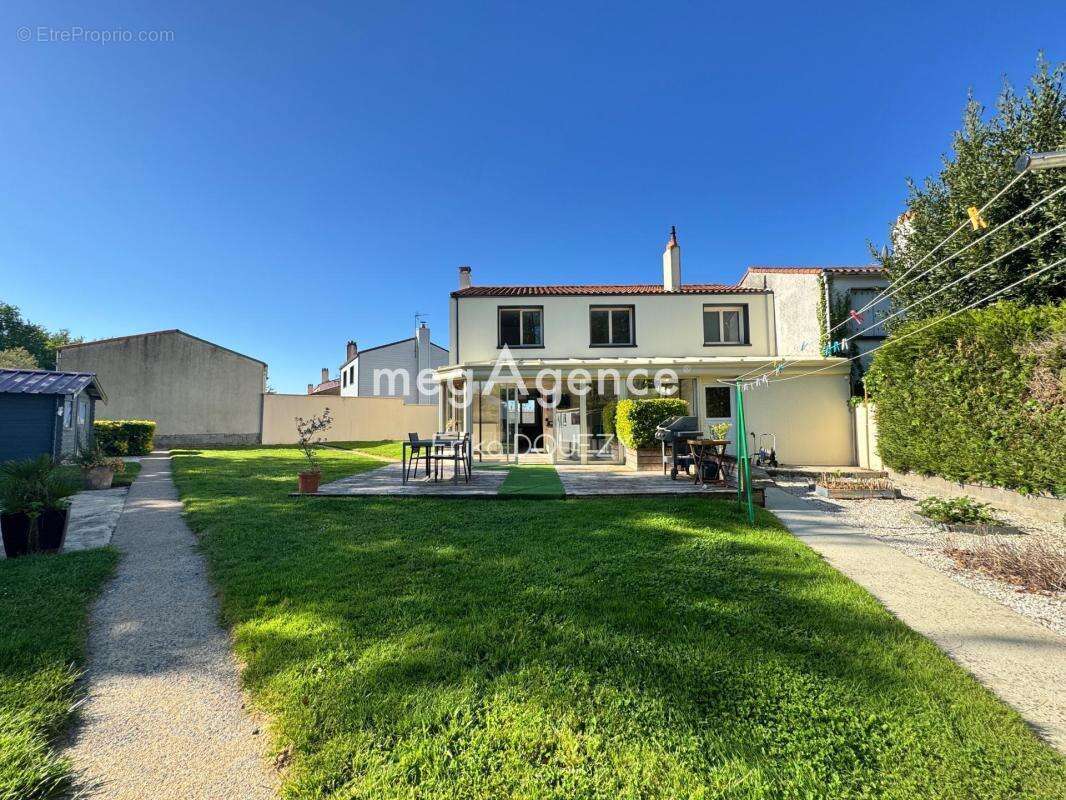 Maison à MORTAGNE-SUR-SEVRE